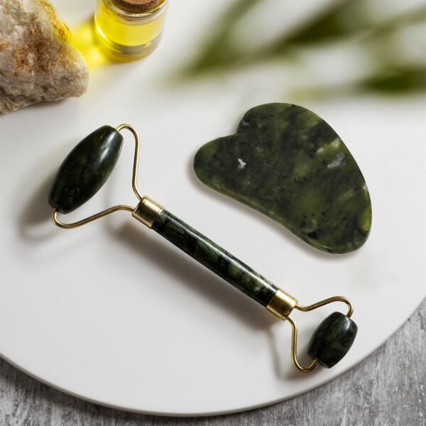 ⁦• gua sha لعلاج الانتفاخ وشد الوجه⁩ - الصورة ⁦2⁩