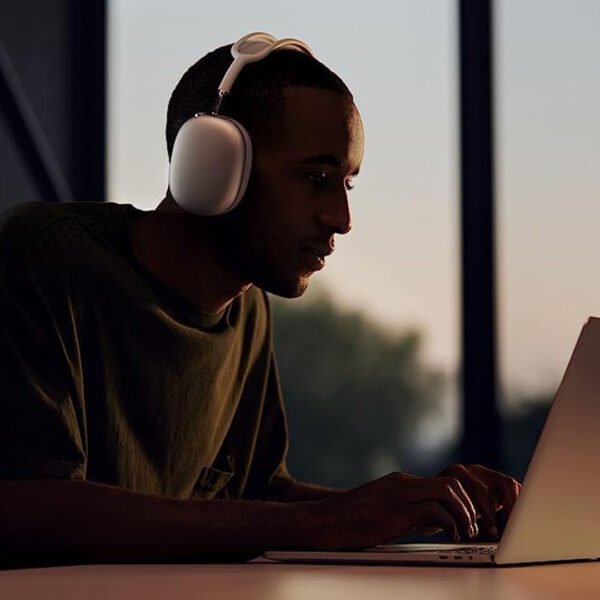 ⁦• سماعات لاسلكية بخاصية الغاء  الضوضاء⁩ - الصورة ⁦2⁩